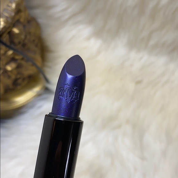 🌙Kat Von D “Poe” Studded Kiss Lipstick 🌙 - Picture 9 of 10